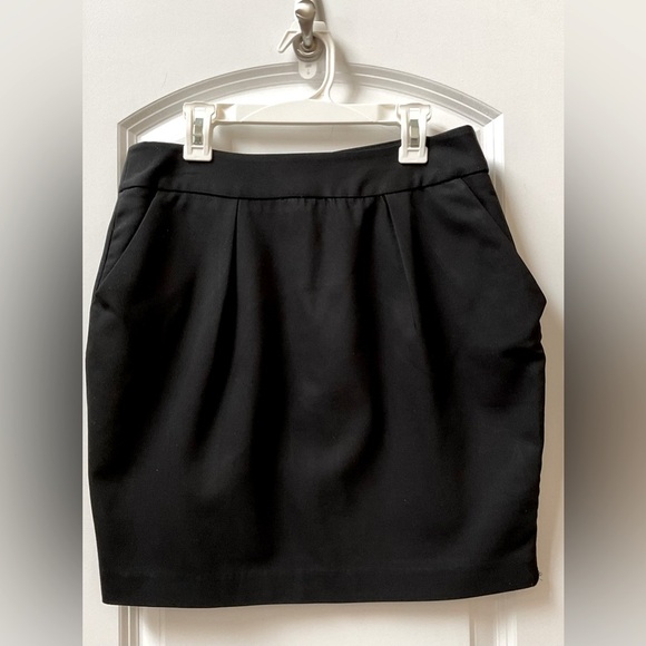 Zara Skirt with Pockets - Picture 1 of 4